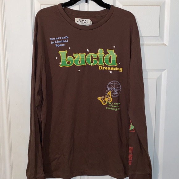 3/$30 Urban Heritage Dreams Shirt - Picture 2 of 7